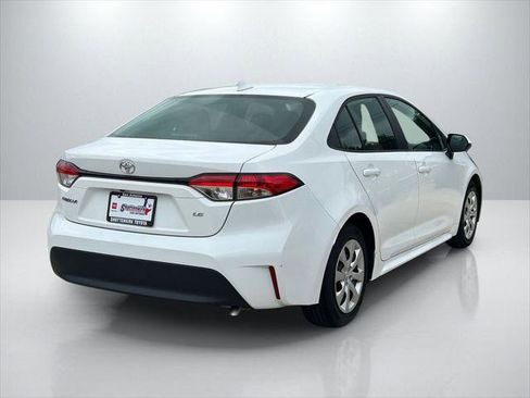 Certified 2025 Toyota Corolla LE FWD image 5