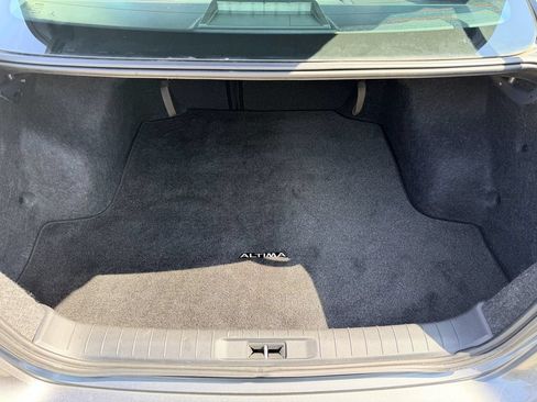 Used 2018 Nissan Altima 2.5 SR FWD image 14