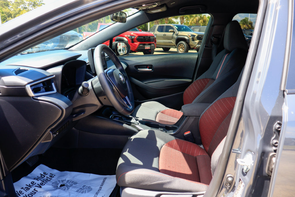 Used 2026 Toyota Corolla SE FWD image 9