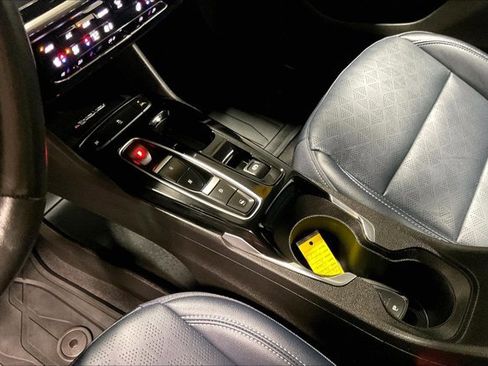 Used 2023 Chevrolet Bolt EUV LT w/ Convenience Package image 17