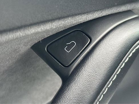 Used 2023 Tesla Model 3 Standard Range RWD image 29