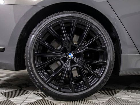 Used 2022 BMW 750i xDrive w/ M Sport Package image 48