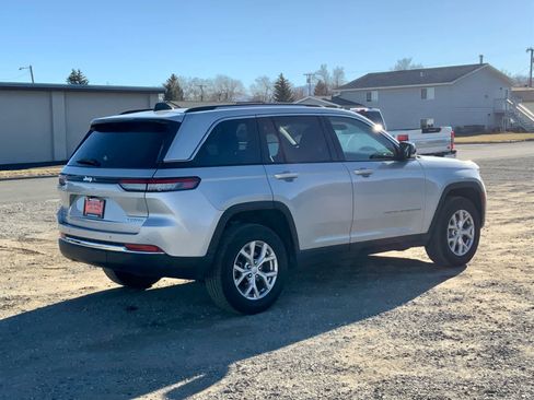 Used 2023 Jeep Grand Cherokee Limited image 5