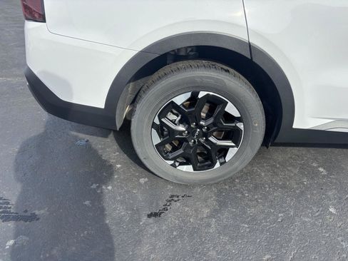 Used 2025 Kia Sorento S FWD image 37