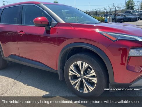 Used 2023 Nissan Rogue SV FWD image 3