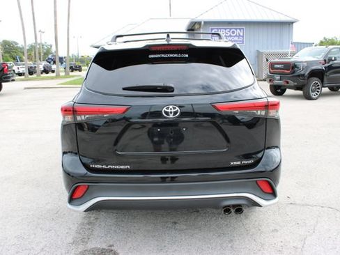 Used 2022 Toyota Highlander XSE AWD/4WD image 9