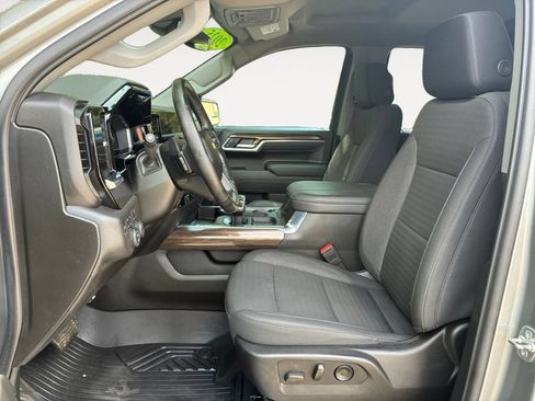 Used 2025 Chevrolet Silverado 1500 LT AWD/4WD image 9