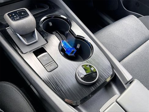 Used 2025 Nissan Rogue SV image 32