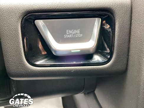 Used 2025 GMC Yukon XL Denali AWD/4WD image 23