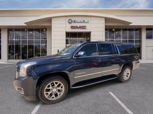 Certified 2020 GMC Yukon XL SLT w/ HD Trailering Package RWD image 6