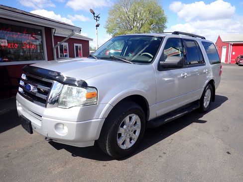 Used 2010 Ford Expedition XLT AWD/4WD image 3