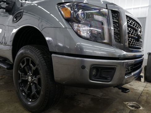 Used 2018 Nissan Titan SL w/ Midnight Edition image 3