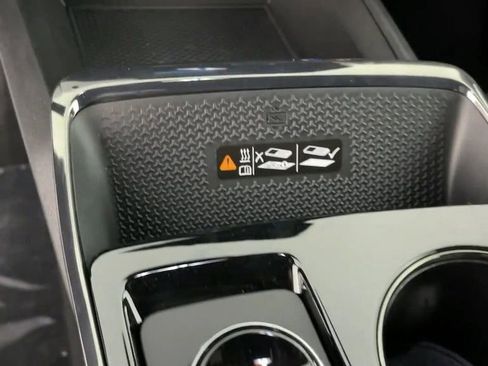 New 2025 Chevrolet Equinox RS image 17