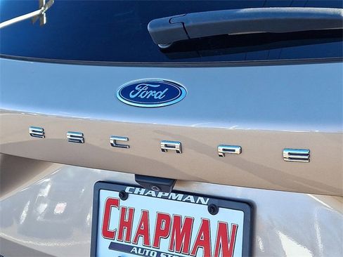 Certified 2020 Ford Escape SE image 29