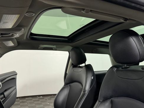 Used 2015 MINI Cooper S image 21