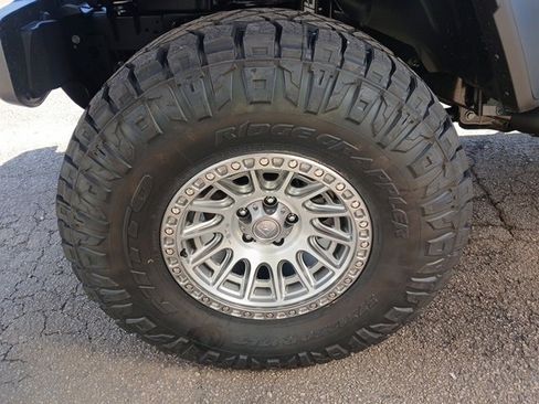 New 2025 Jeep Gladiator Sport image 20