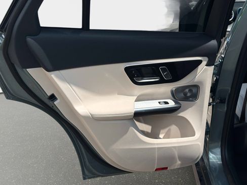 New 2026 Mercedes-Benz GLC 300 image 12