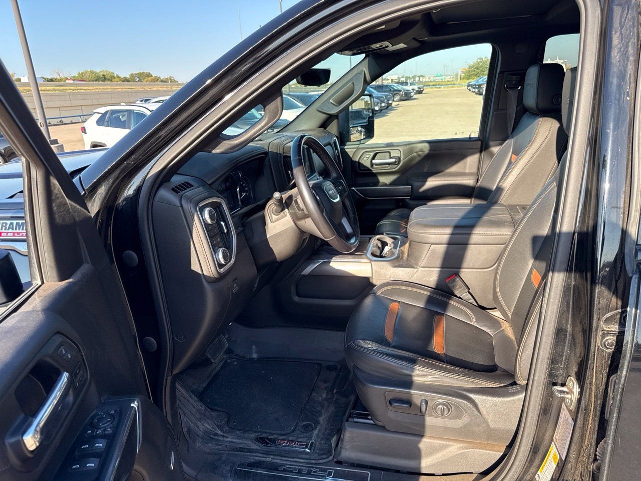 Used 2023 GMC Sierra 2500 AT4 w/ AT4 Preferred Package AWD/4WD image 19
