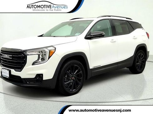 Used 2024 GMC Terrain SLT w/ Infotainment Package II AWD/4WD image 1