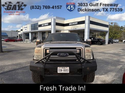 Used 2015 Ford F250 Platinum w/ FX4 Off-Road Package image 3