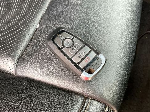 Certified 2021 Ford F250 Lariat AWD/4WD image 19