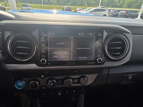 Used 2020 Toyota Tacoma TRD Sport AWD/4WD image 12