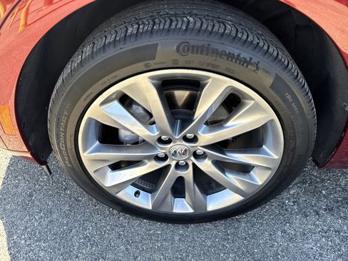 Used 2023 Buick Envision Avenir image 9