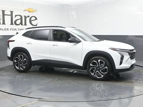 New 2026 Chevrolet Trax RS w/ Sunroof Package FWD image 27