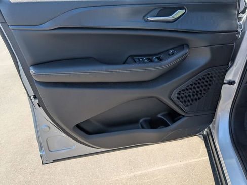 New 2026 Jeep Grand Cherokee Laredo AWD/4WD image 9