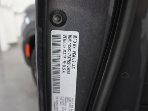 Used 2022 Jeep Grand Wagoneer Series II AWD/4WD image 74