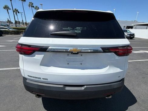 Used 2023 Chevrolet Traverse LT w/ Rear Camera Mirror Package AWD/4WD image 6