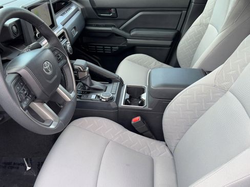 Certified 2025 Toyota Tacoma SR5 image 20