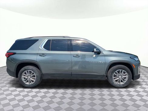 Used 2023 Chevrolet Traverse LT FWD image 3