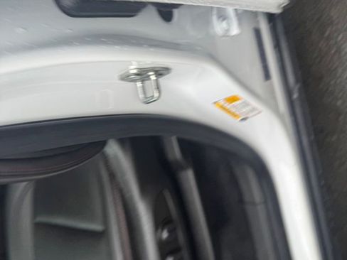 Used 2023 Chevrolet Traverse RS image 13