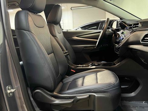 Used 2022 Chevrolet Bolt EUV LT w/ Convenience Package FWD image 45