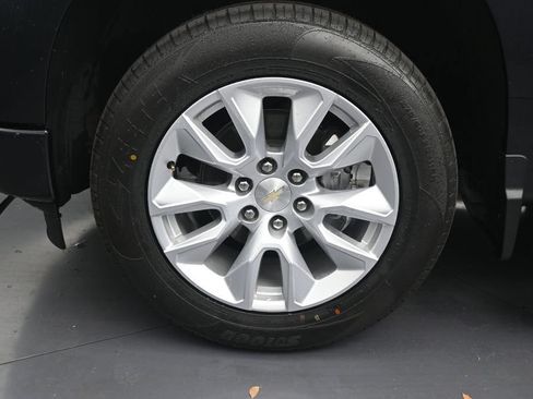 Used 2023 Chevrolet Silverado 1500 Custom RWD image 9