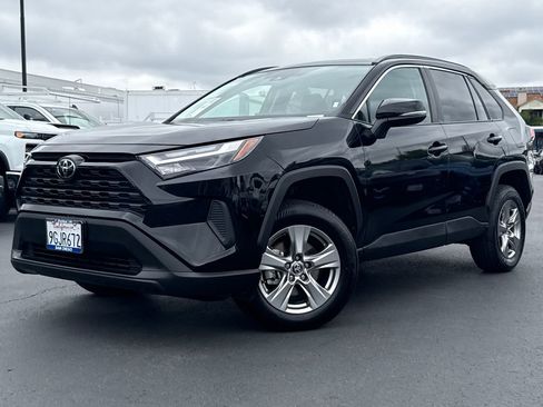 Used 2023 Toyota RAV4 XLE FWD image 2