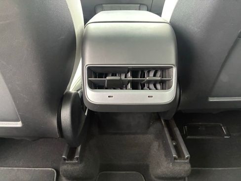 Used 2022 Tesla Model Y Performance image 15