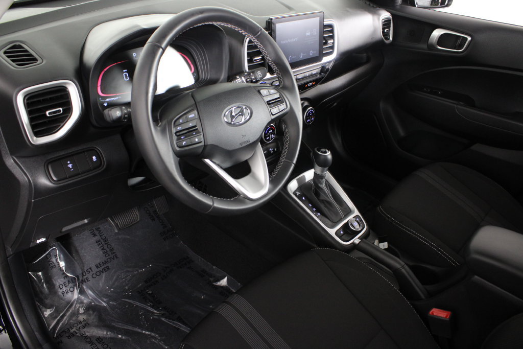 Certified 2026 Hyundai Venue SEL FWD image 18