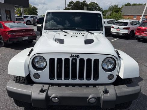 Used 2015 Jeep Wrangler Unlimited Sahara AWD/4WD image 27