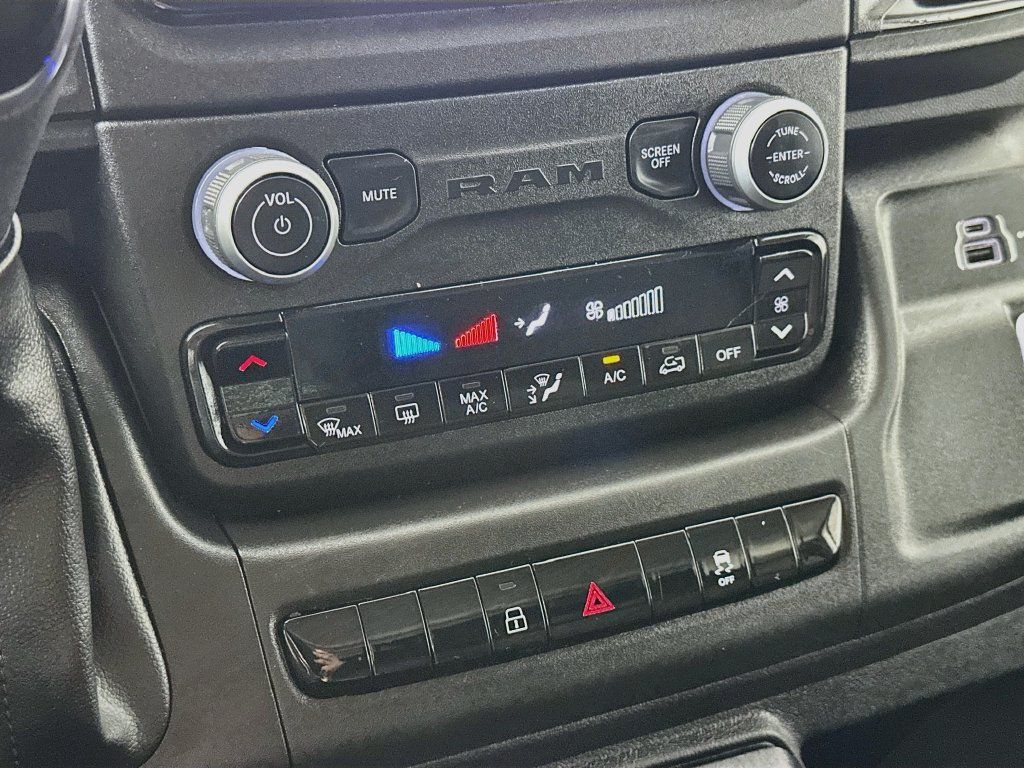 Used 2025 RAM ProMaster 2500 w/ U-Haul Equipment Group FWD image 17