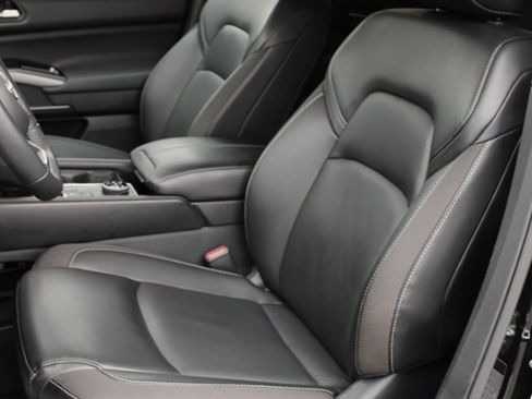 Certified 2024 Nissan Pathfinder SL w/ SL Premium Package image 21