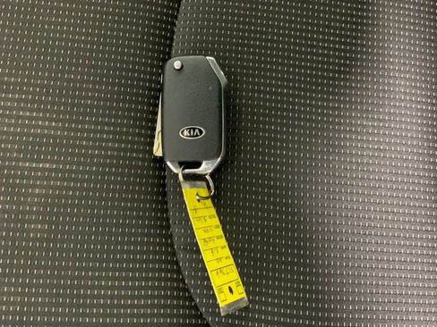 Used 2020 Kia Forte LXS FWD image 39