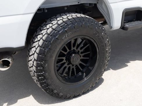 Used 2025 Ford F350 Lariat w/ Tremor Off-Road Package AWD/4WD image 13