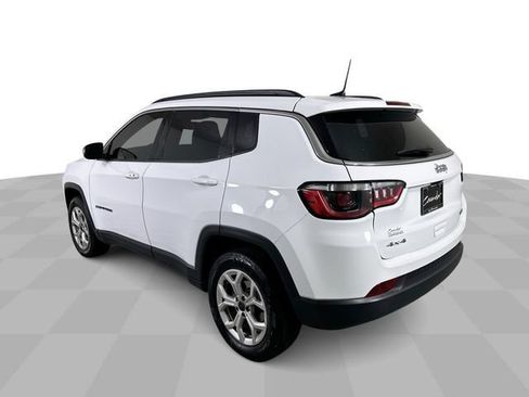 Used 2025 Jeep Compass Latitude AWD/4WD image 6