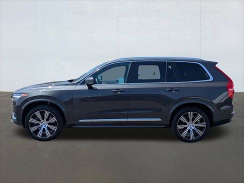 Used 2023 Volvo XC90 T8 Plus AWD/4WD image 2