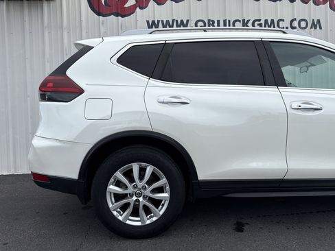 Used 2018 Nissan Rogue SV image 26