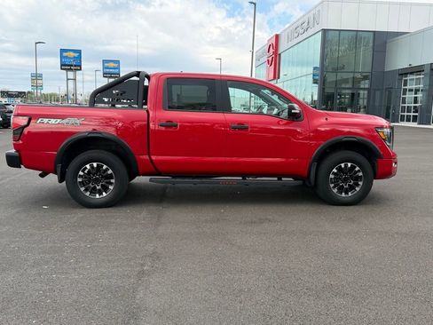 Used 2020 Nissan Titan PRO-4X w/ Pro-4x Convenience Package image 5