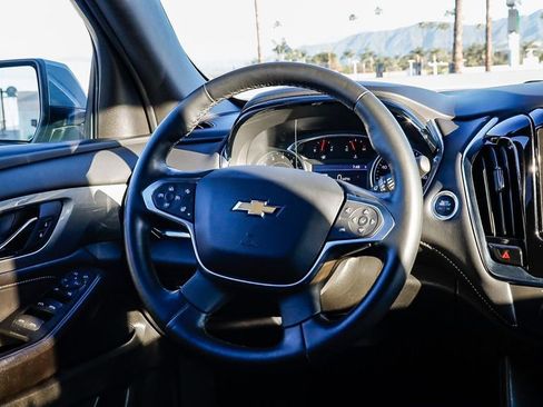 Used 2023 Chevrolet Traverse LT w/ LT Premium Package image 18