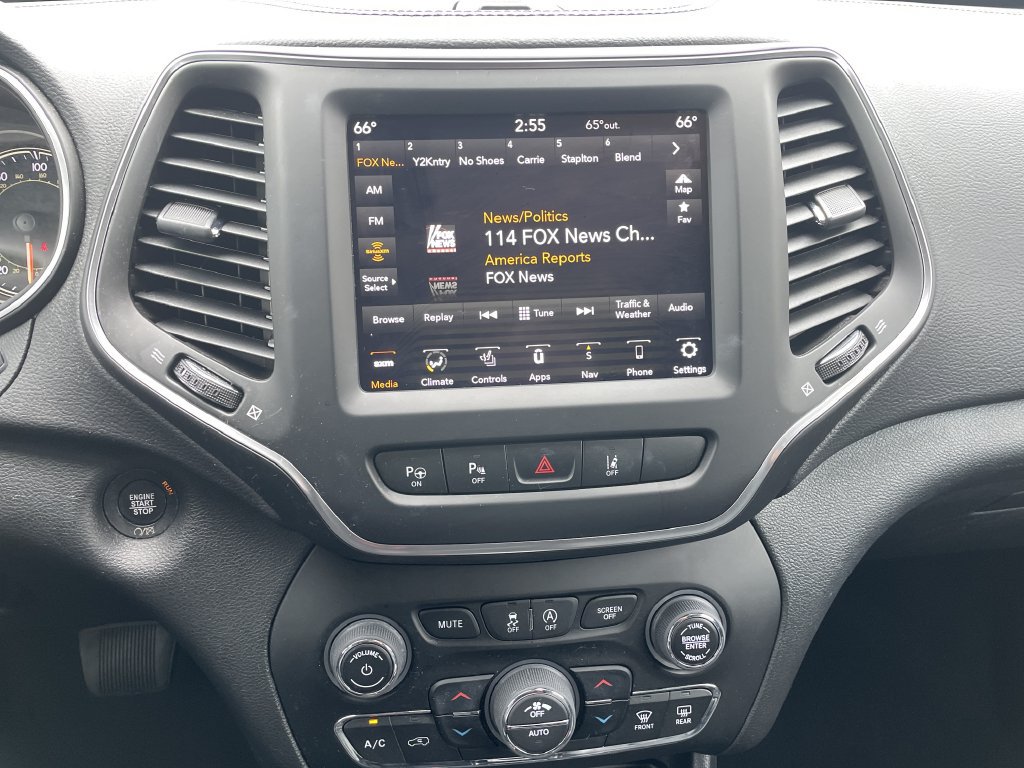 Certified 2023 Jeep Cherokee Altitude Lux w/ Lux Elite Package AWD/4WD image 18